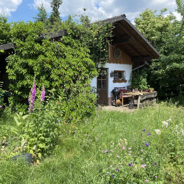 Gartenhaus im Naturgarten