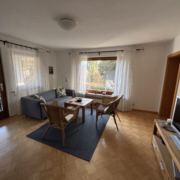 Wohnzimmer in der Ferienwohnung Gartenblick